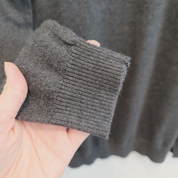 💕 Liz Lange for Target Gray Maternity Sweater Sze XS - Picture 12 of 16